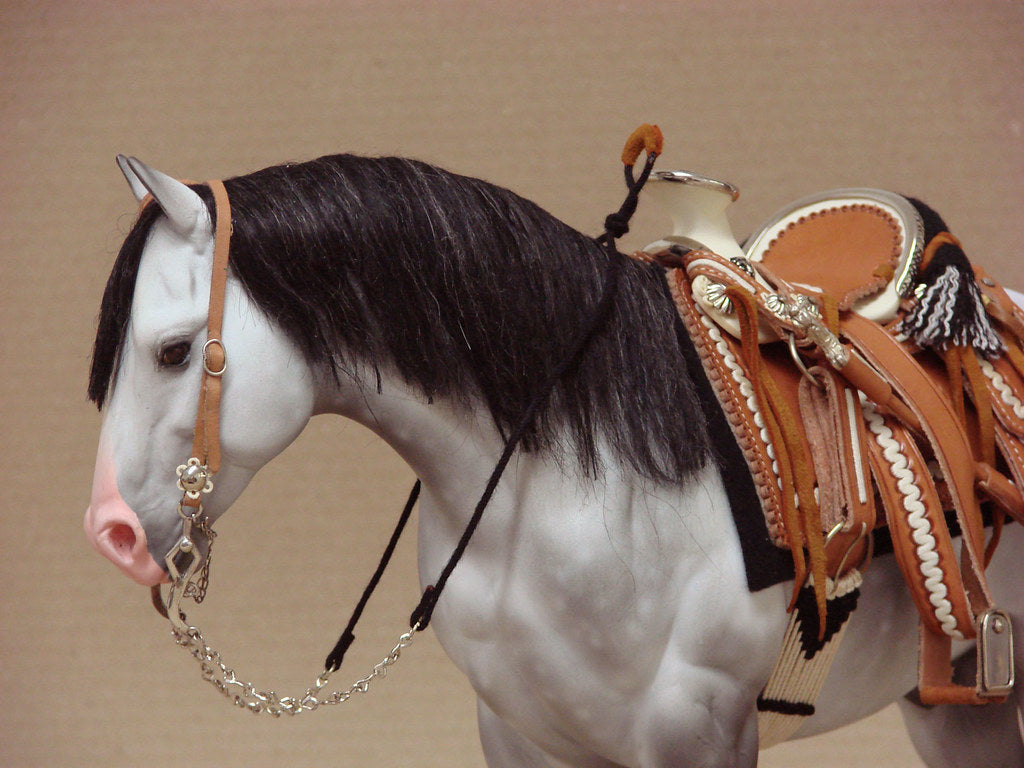 Escultura Cavalo Branco com Cinza