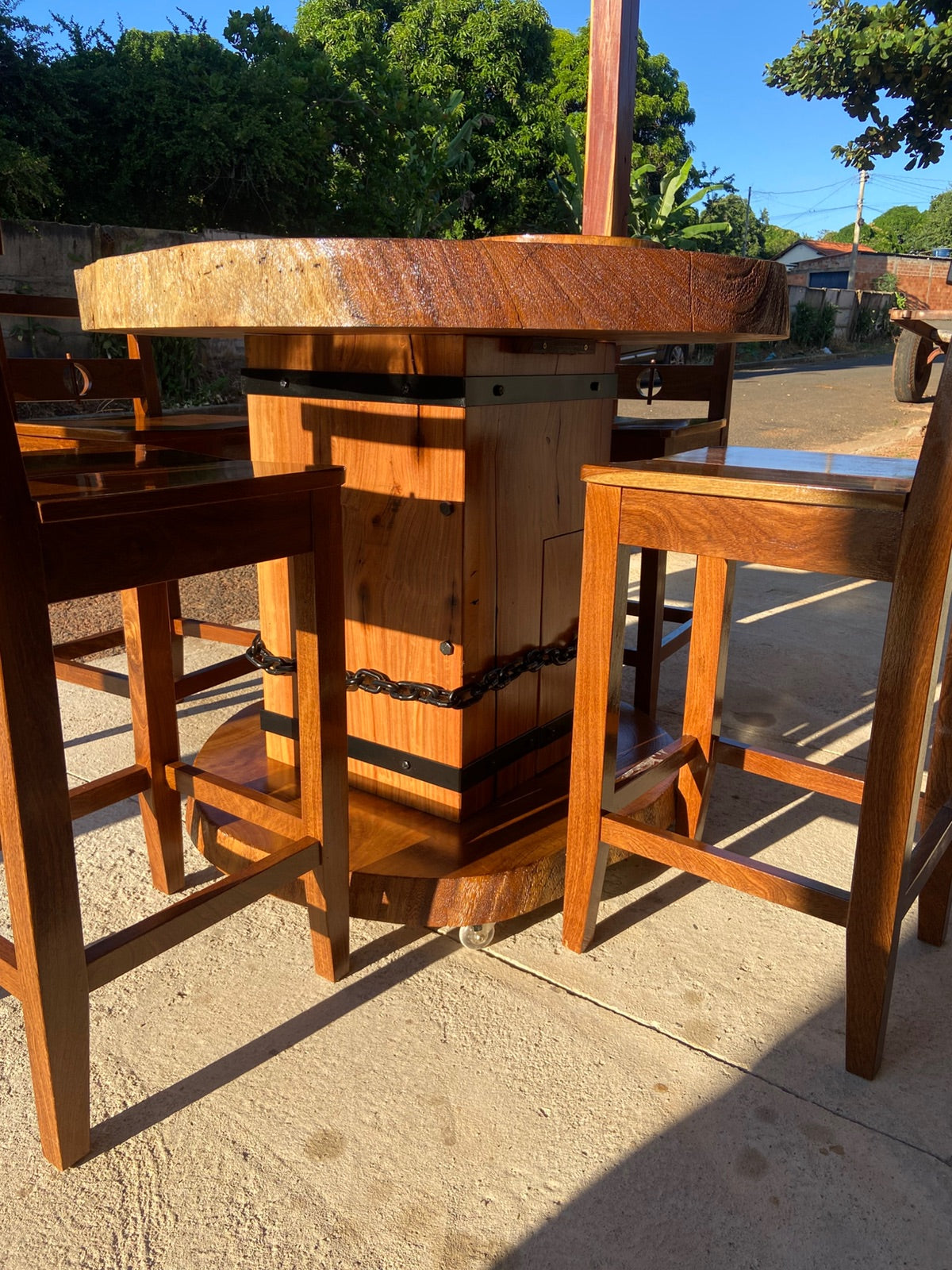 Mesa Cooler Rústica em Madeira Nobre – Edição Exclusiva