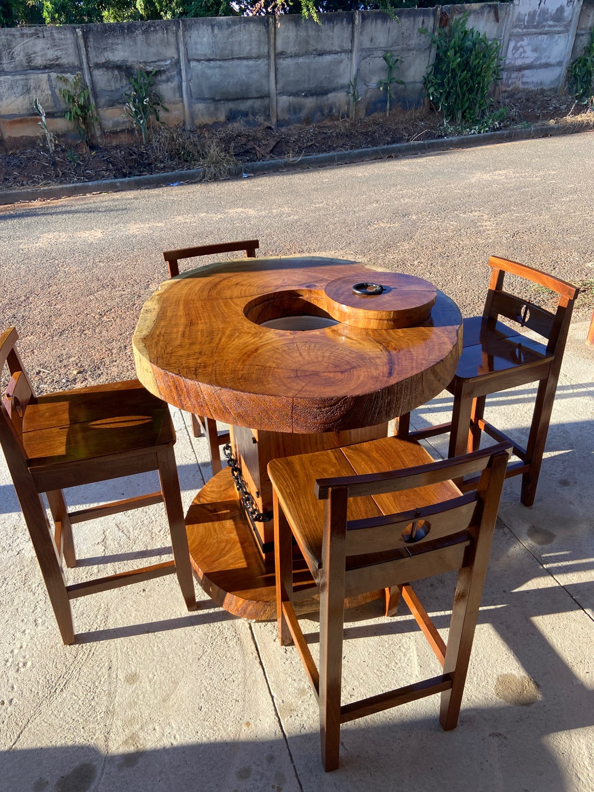 Mesa Cooler Rústica em Madeira Nobre – Edição Exclusiva