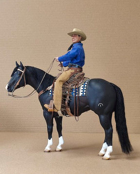 Escultura  Cavalo Preto + Personagem