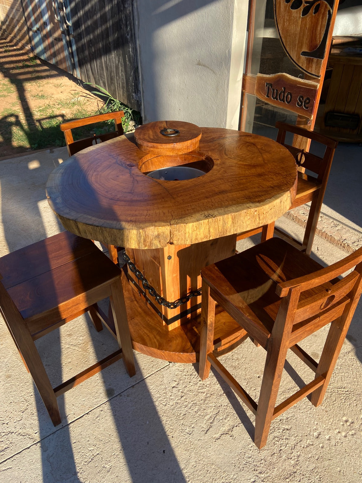 Mesa Cooler Rústica em Madeira Nobre – Edição Exclusiva