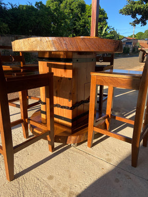 Mesa Cooler Rústica em Madeira Nobre – Edição Exclusiva