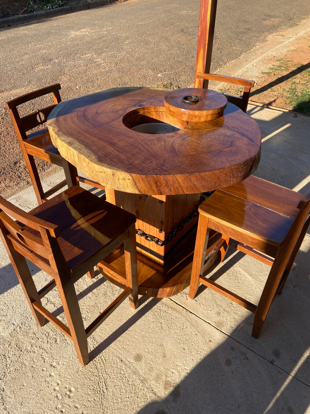 Mesa Cooler Rústica em Madeira Nobre – Edição Exclusiva